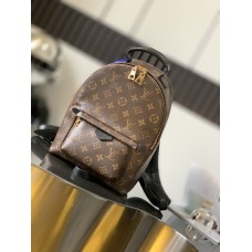 Louis Vuitton M44871: Bahan kanvas Monogram Terbalik, seseorang