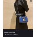 Tas Louis Vuitton M20834 Twist MM dalam Kulit Epi dengan Pesona Enamel