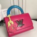 Tas Louis Vuitton Twist MM Dengan Pegangan Plexiglass M56112