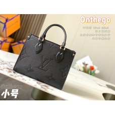 Louis Vuitton M45653 Kleine Onthego-Tragetasche mit Prägung in Schwarz