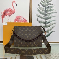 Louis Vuitton toaletna torbica z rožicami z monogramom M47545