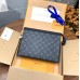 Louis Vuitton-Monogramm Eclipse Pochette Voyage Medium M61692