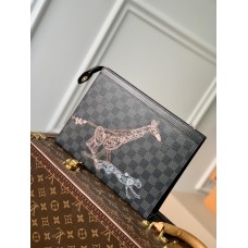 Louis Vuitton Pochette Voyage Clutch M64465