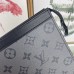 Серый клатч с цветком Louis Vuitton POCHETTE VOYAGE — M69535