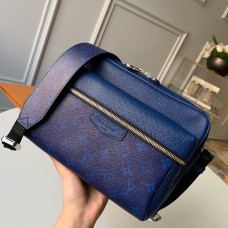 Louis Vuitton Ta?ga Кожаная сумка с монограммой для улицы M30242