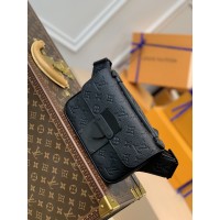 لويس فويتون S Lock Slingbag Monogram Taurillon جلد للرجال حقائب M58487