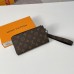 محفظة Louis Vuitton M69407 Zippy Dragonne Mobile Wallet Monogram Macassar Canvas